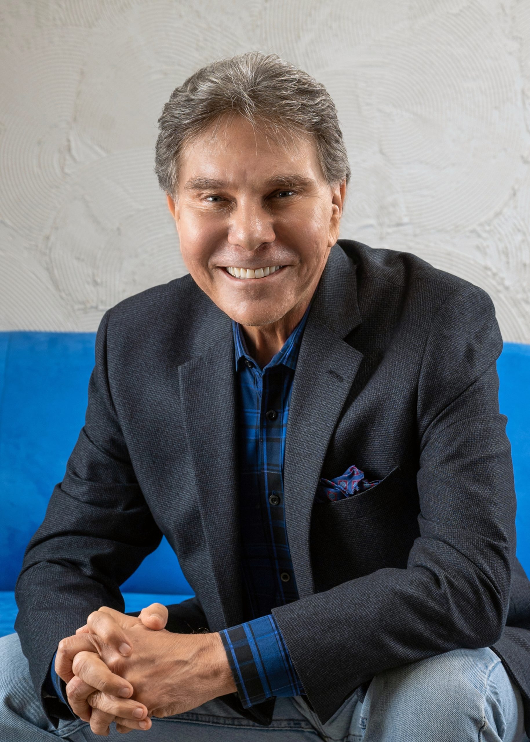 Robert Cialdini, tác giả Influence và Pre-Suasion, trong ảnh chân dung chính thức.